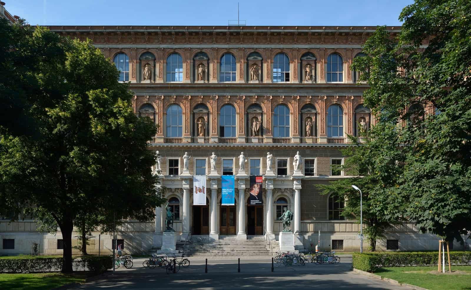 Das Hauptgebäude der Akademie der bildenden Künste Wien am Schillerplatz.