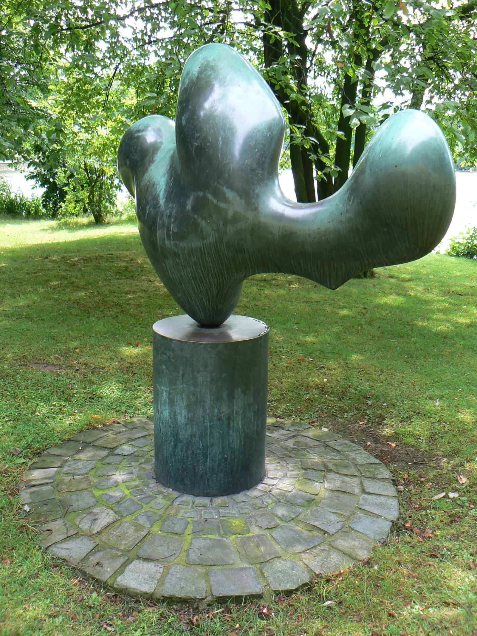 * Location: City Center Marl/Germany Collection: Skulpturenmuseum Glaskasten Sculpture: Feuille se reposant - 2/3 (1959) Sculptor: Hans Jean Arp